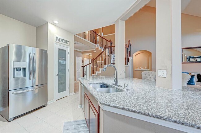 Building Photo - 618 Silver Creek Cir