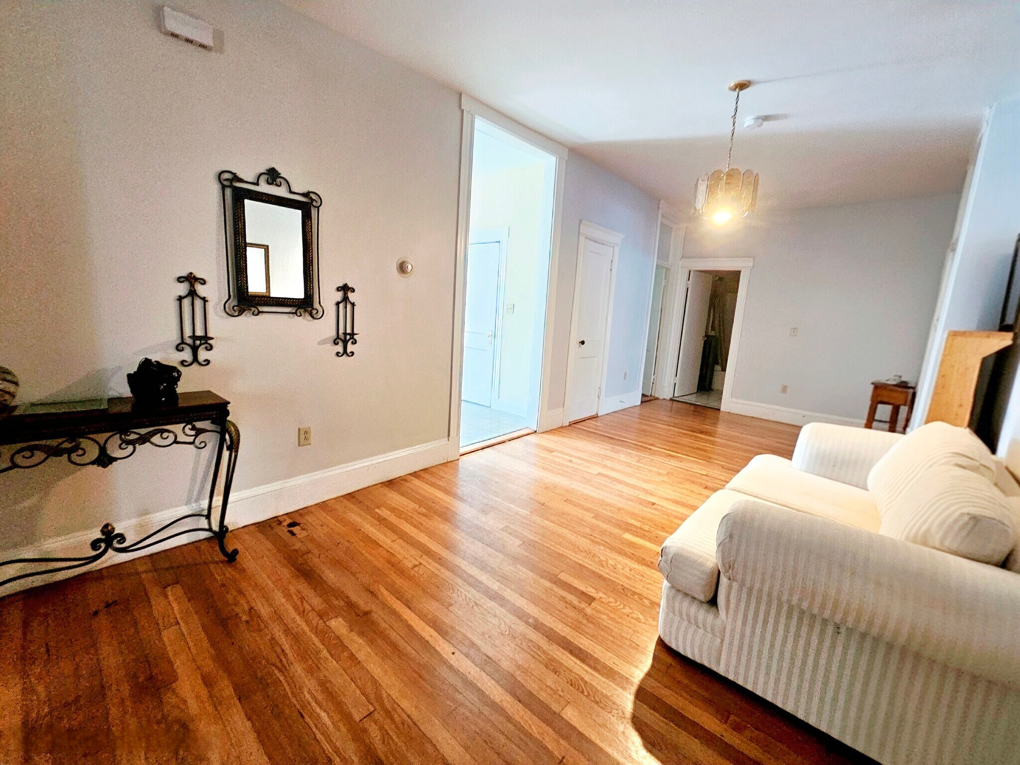 Building Photo - 243 Callender St