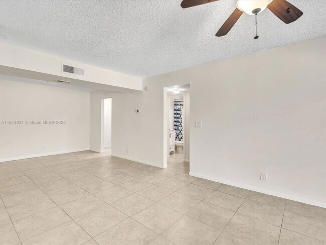 Building Photo - 614 NW 13th St