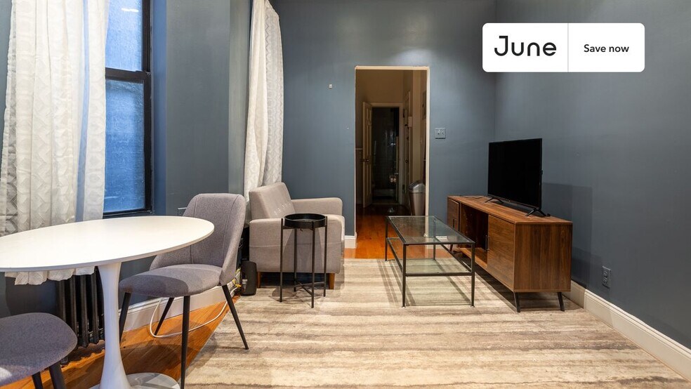 Primary Photo - 715 E 5th St