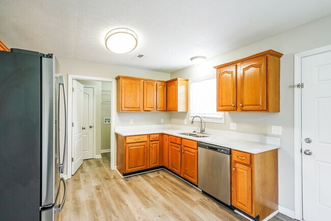 Building Photo - 802 Stewart Valley Dr