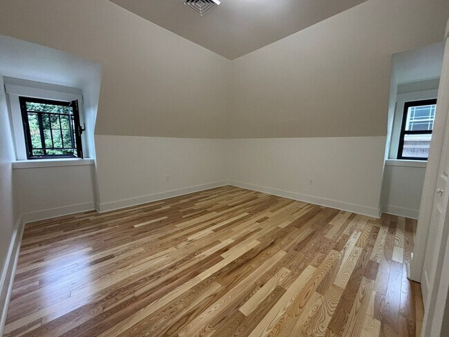 Building Photo - 1115 N Negley Ave