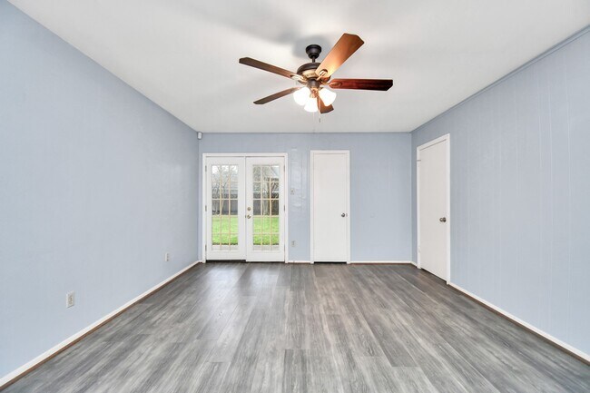 Building Photo - 8022 Sharpview Dr
