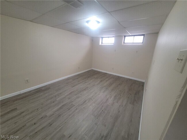 Building Photo - 6987 Greenleaf Ave