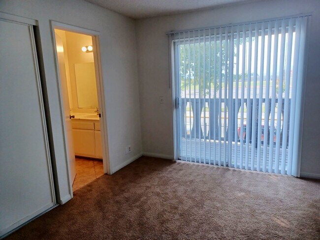 Building Photo - 127 Tiger Ln