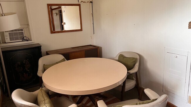 Building Photo - 1472 Silverwood Dr