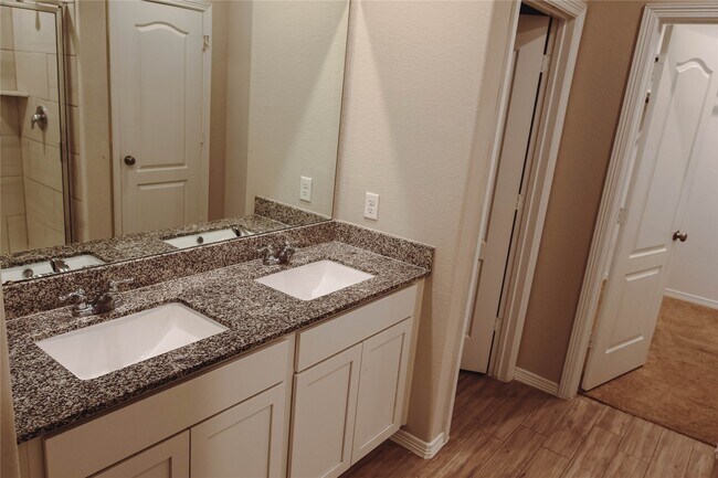 Building Photo - 10818 Catclaw Ct