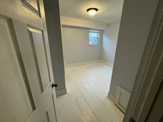 Building Photo - Charming and spacious 5BR Home in East Liberty