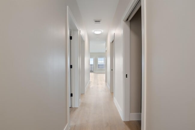Building Photo - 465 Ocean Blvd