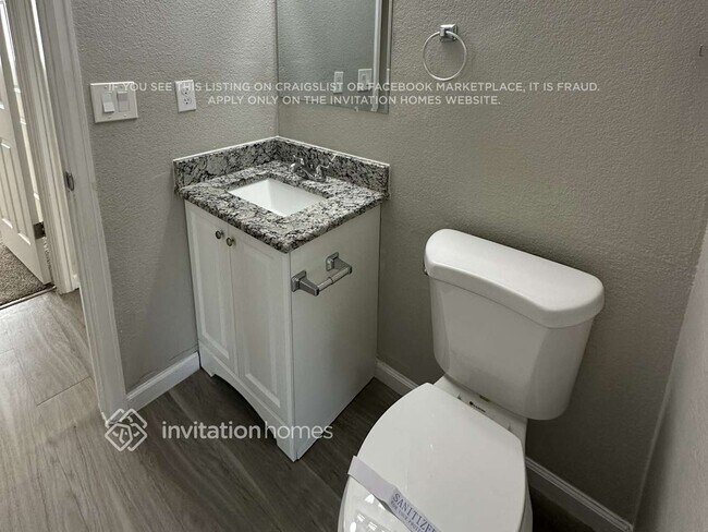 Building Photo - 21320 E Aberdeen Pl