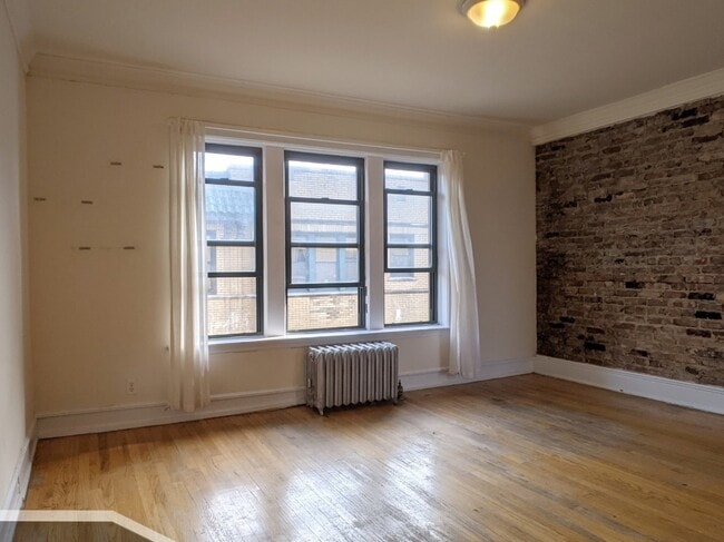 Building Photo - 2338 N Spaulding Ave