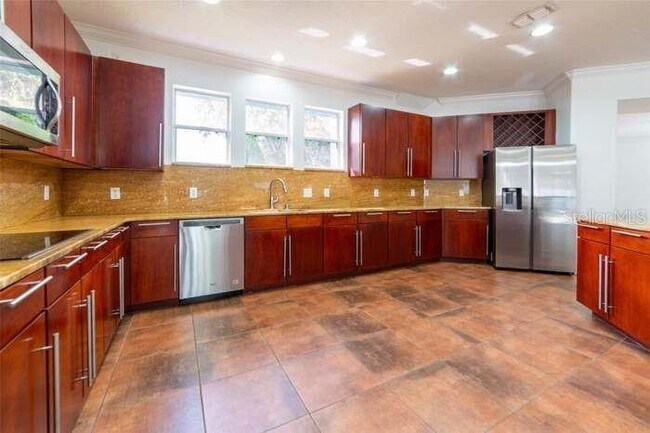Building Photo - 14443 Golden Rain Tree Blvd
