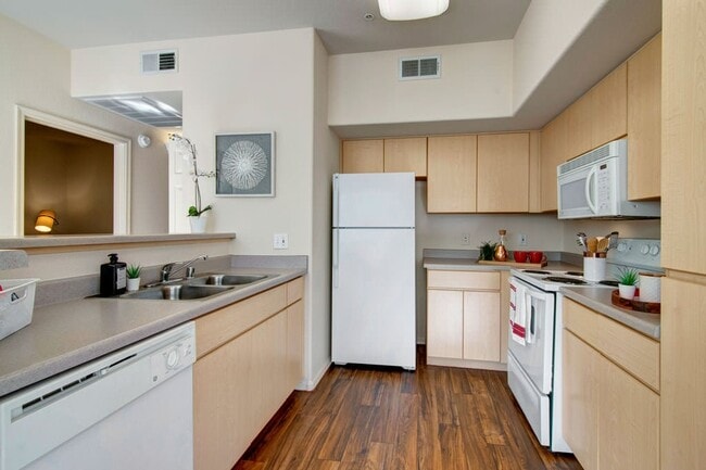 Building Photo - Sonoma Landing