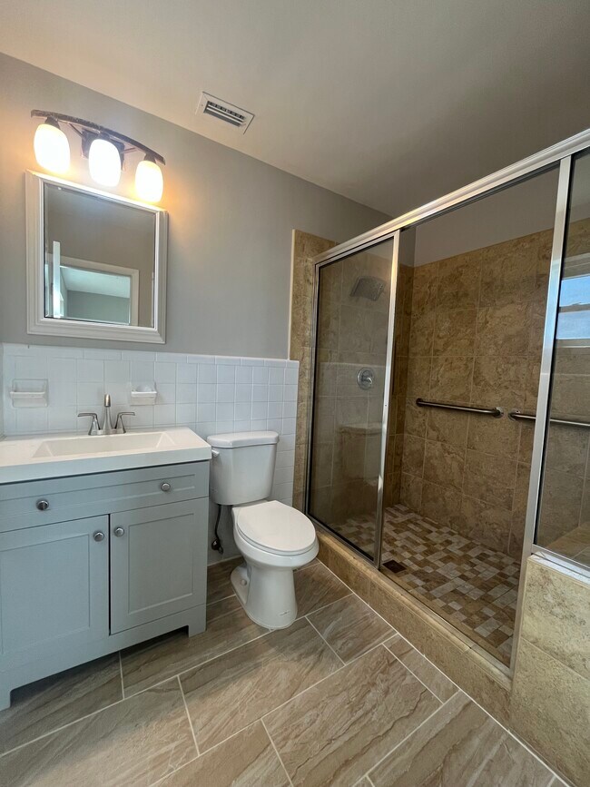 Building Photo - 139 Beau Rivage Dr