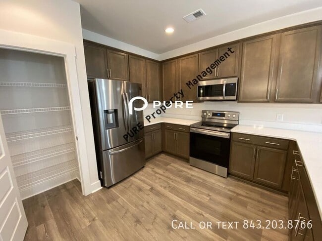 Building Photo - 7816 Park Gate Dr