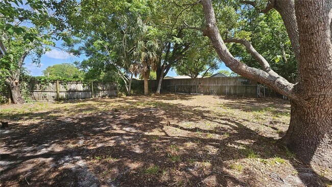 Building Photo - 6412 Pawling Ave