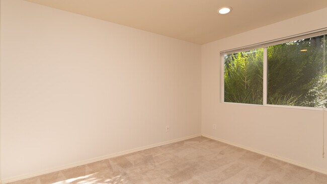 Building Photo - 15323 SE 42nd St