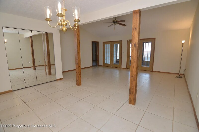 Building Photo - 909 Candlebrook Ln