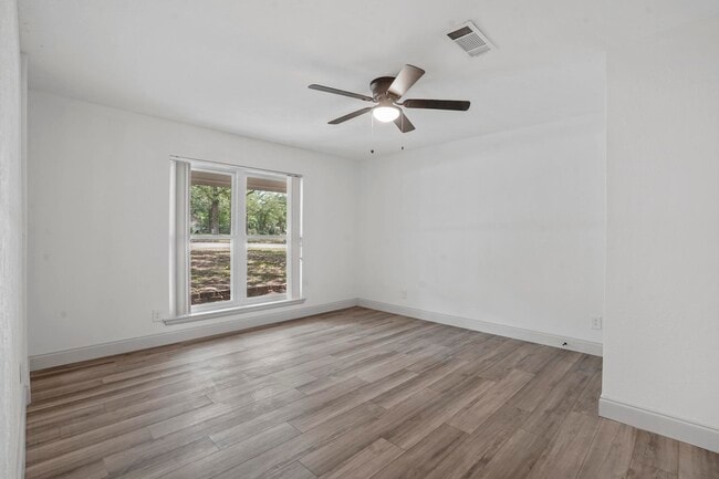 Building Photo - 514 Canyon Ridge Dr