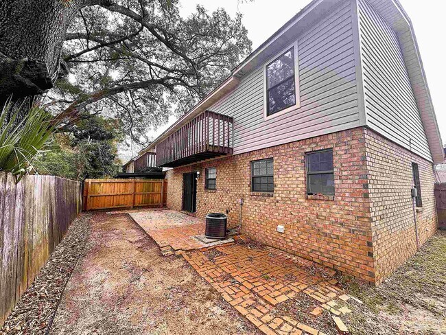 Building Photo - 6930 Heather Oaks Dr