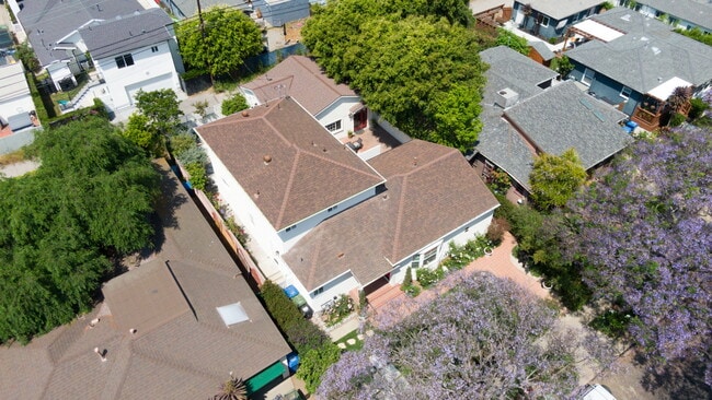 Building Photo - 2723 Barry Ave