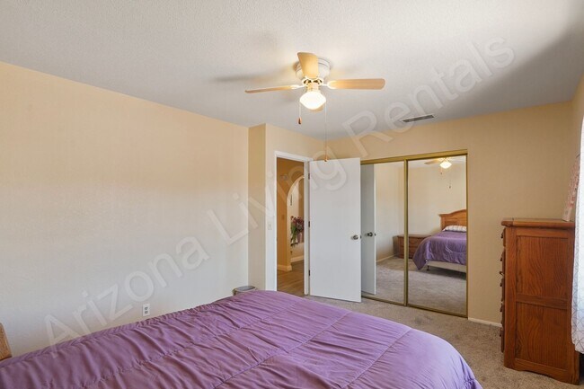 Building Photo - FURNISHED 2bd 2ba HOME