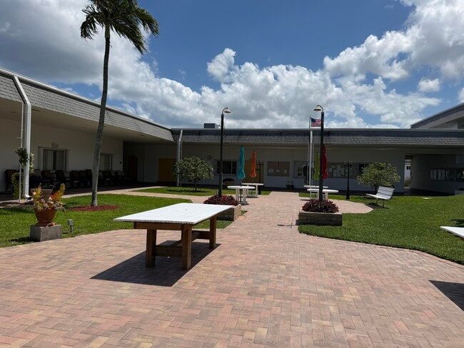 Building Photo - 3322 Cynthia Ln