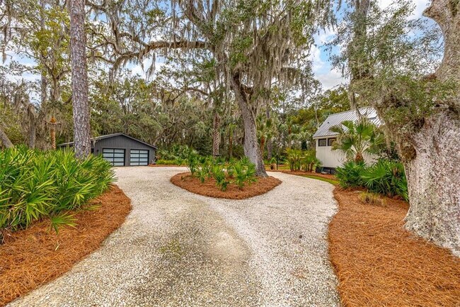 Building Photo - 6201 Frederica Rd