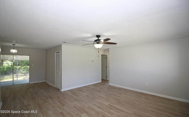 Building Photo - 75 Rivercliff Ln