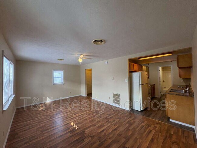 Building Photo - 609 1/2 South Crystal Street