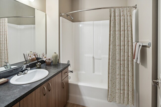 Building Photo - Second and Main