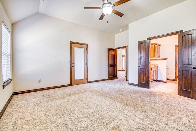 Building Photo - Beautiful home in Williamson Farms!