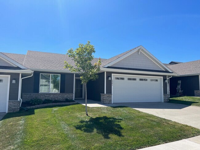 Primary Photo - 2301 Redmond Ave