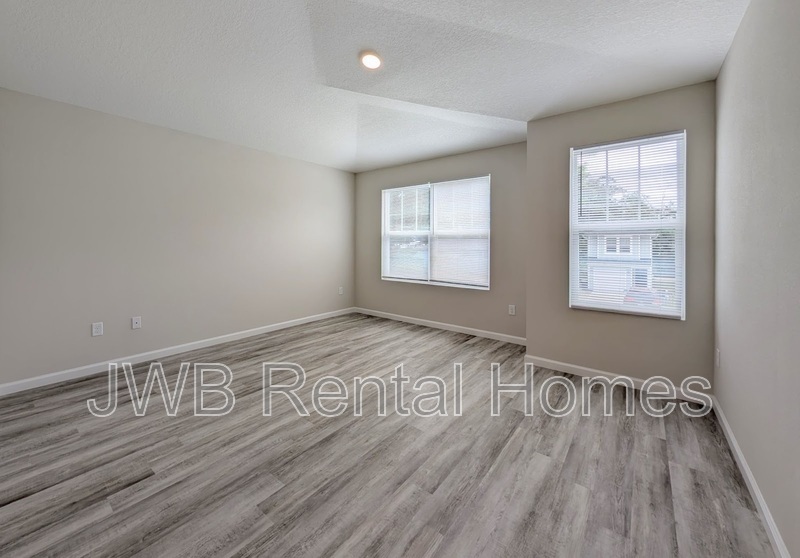 Building Photo - 9087 Eaton Ave
