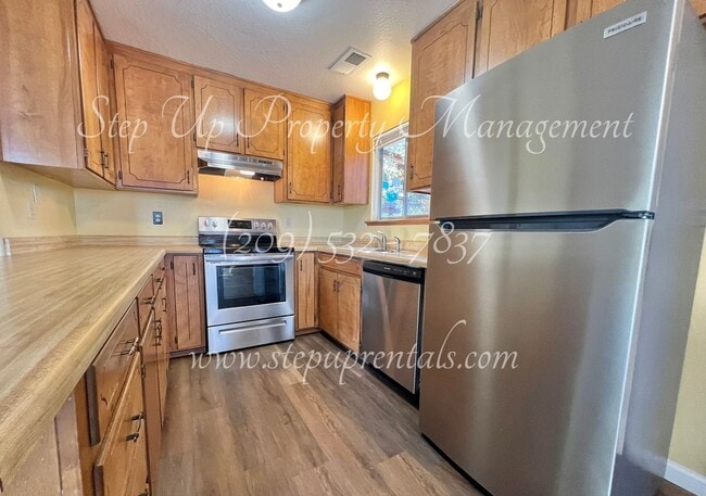 Building Photo - Charming 3-Bedroom Retreat with Modern Updates and Scenic Views in Ponderosa Hills