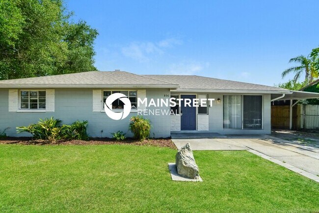Building Photo - 3 Bedroom Pet-Friendly Home in DELAND, FL with Main Street Renewal