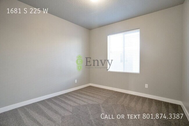 Building Photo - 1681 S 225 E