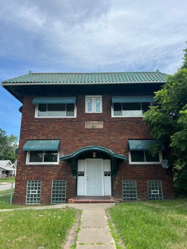 Building Photo - 884 Copley Rd