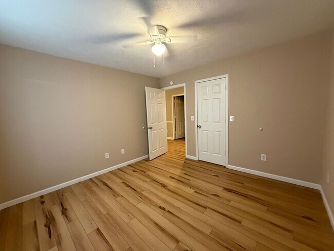 Building Photo - Three Springs Rd. 2188-2190