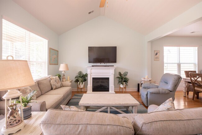 Building Photo - 1756 Orchard Dr