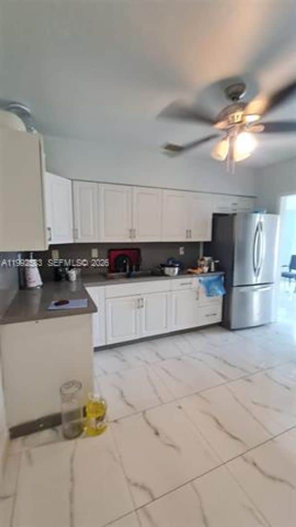 Building Photo - 6130 SW 64th Ave