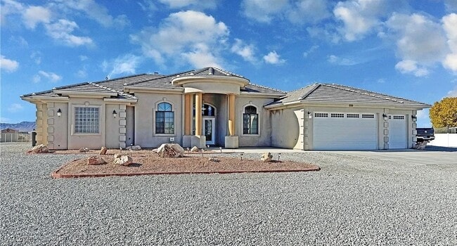 Building Photo - 3580 Prairie Ave