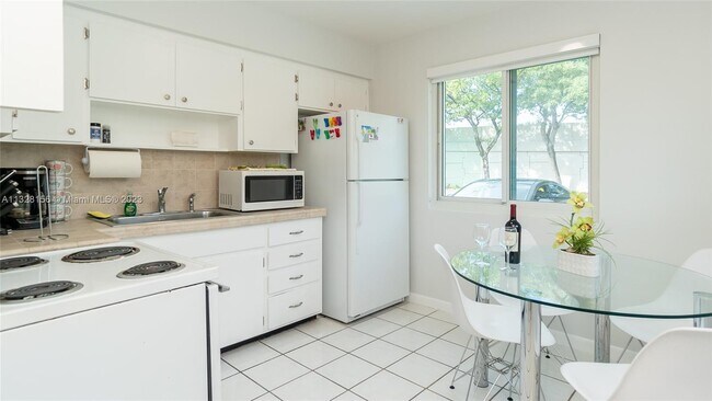 Building Photo - 1461 NW 10th St