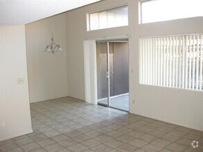 Building Photo - Extra large 3bd/2ba 2 story townhome with ...