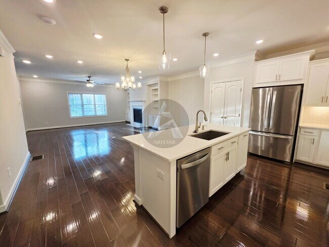 Building Photo - 2892 Boone Dr