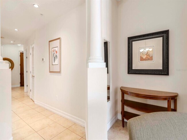 Building Photo - 13941 Clubhouse Dr