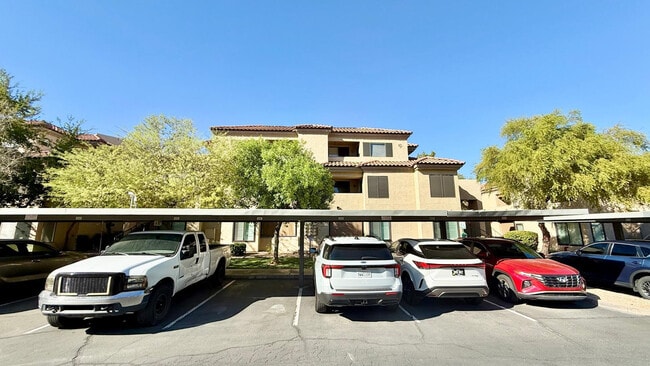 Building Photo - 4925 E Desert Cove Ave