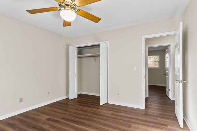 Building Photo - 2BR/1BA Duplex in Coker – Available Now