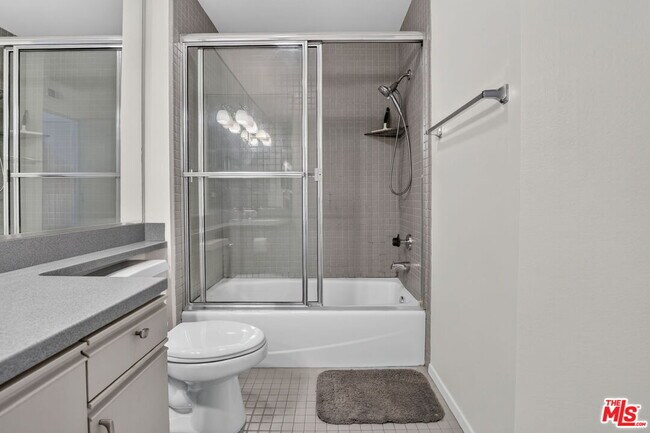 Building Photo - 3561 Clarington Ave