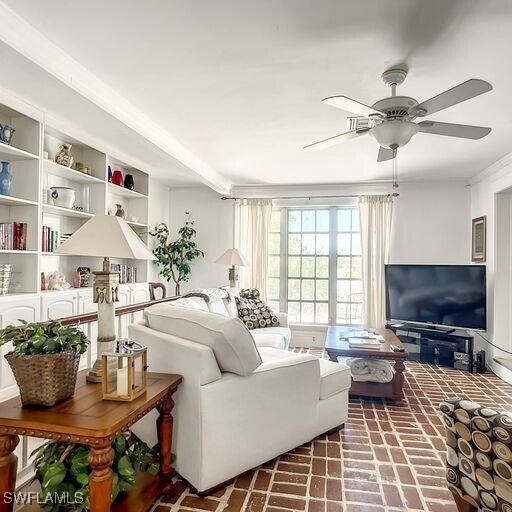 Building Photo - 650 S Golf Dr